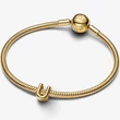 Kép 3/3 - Pandora arany "U" betű charm - 763967C00