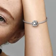 Kép 4/5 - Pandora gyöngyházfényű örökkévalóság kör június charm - 790064C03