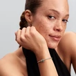 Kép 4/4 - Pandora áttört hal charm - 793819C01