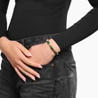 Kép 2/3 - Thomas Sabo 7 mm barna és zöld gyöngyös unisex karkötő - A2193-468-7-L17